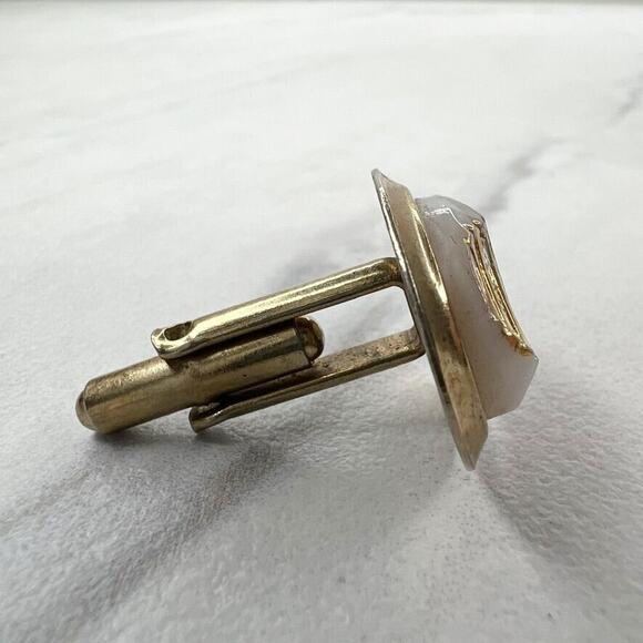 Vintage Gold Tone Oval Single Cufflink - Picture 4 of 5